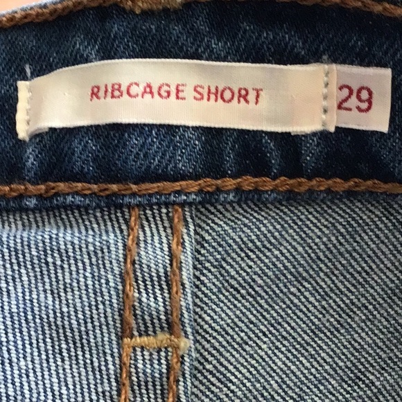 Levi’s Ribcage Stretch Short🎀 - Picture 5 of 9